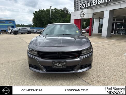 Used 2021 Dodge Charger SXT w/ Leather Interior Group RWD image 14