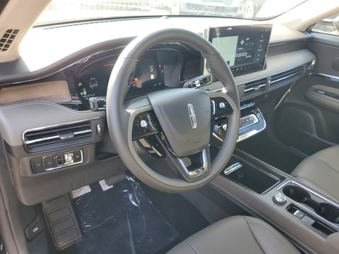 New 2025 Lincoln Corsair Reserve image 13