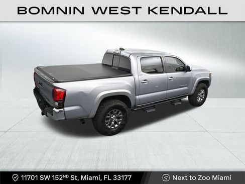 Used 2019 Toyota Tacoma SR5 w/ SR5 Appearance Package (SM) image 17