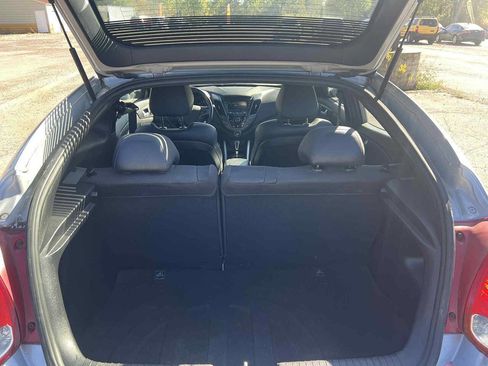 Used 2016 Hyundai Veloster Turbo image 13