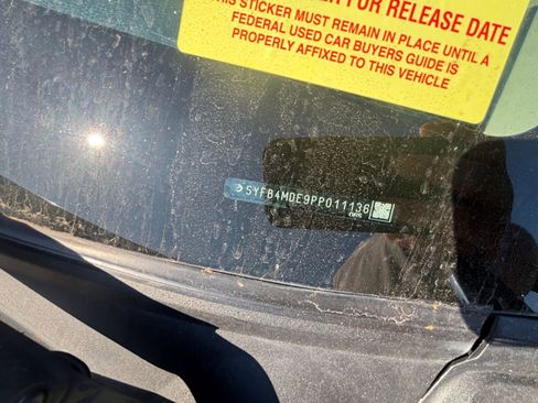 Used 2023 Toyota Corolla LE image 9