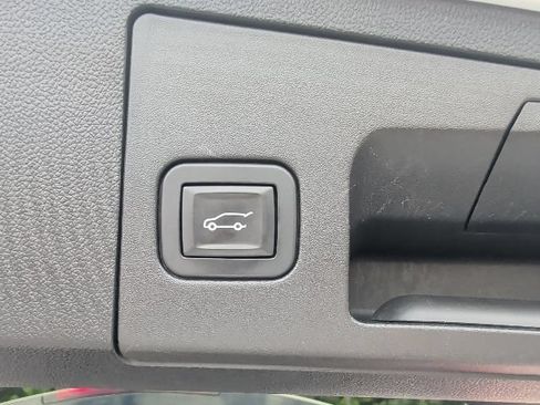 Used 2019 Cadillac XT4 Premium Luxury FWD image 30