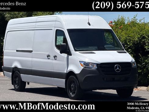 New 2026 Mercedes-Benz Sprinter 2500 image 1