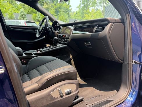 Certified 2026 Porsche Macan Turbo AWD/4WD image 19