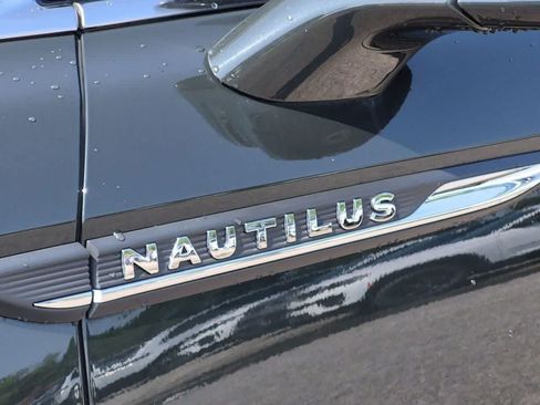 Used 2022 Lincoln Nautilus Reserve w/ Cargo Utility Package AWD/4WD image 12