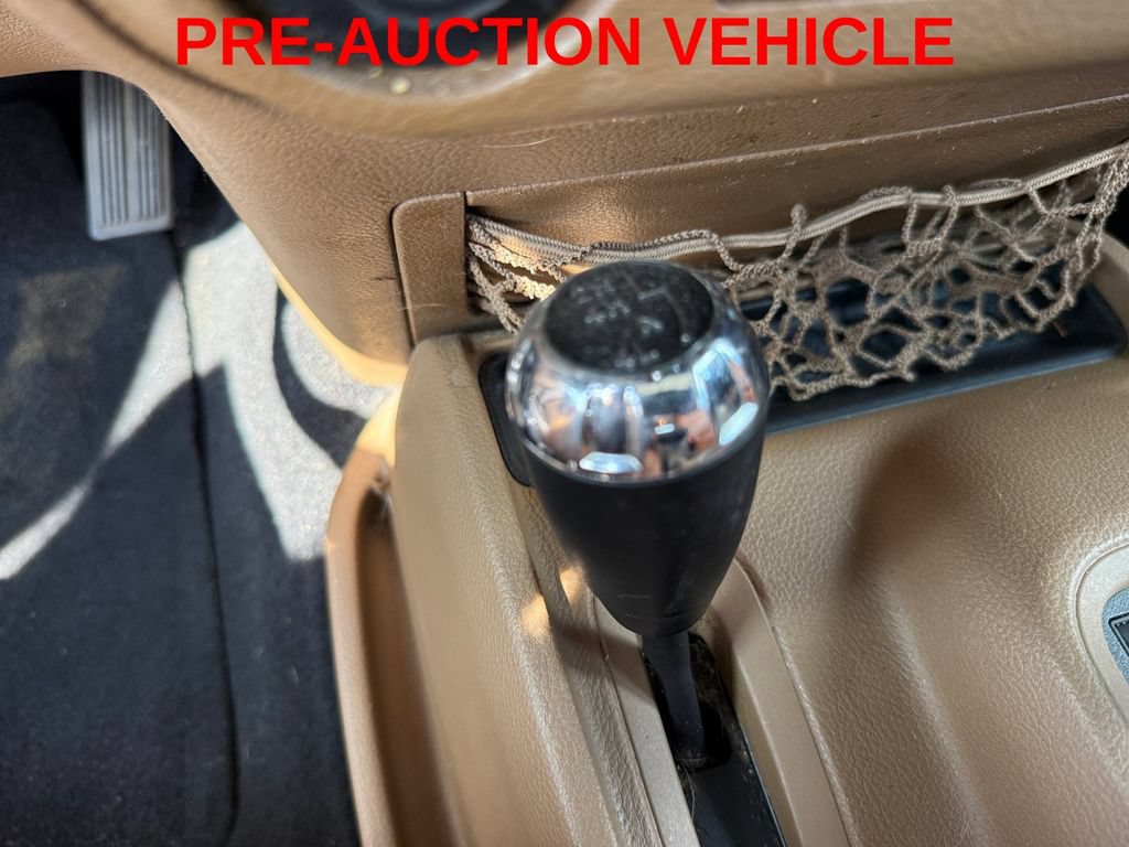 Used 2011 Jeep Wrangler Unlimited Sahara w/ Connectivity Group AWD/4WD image 27