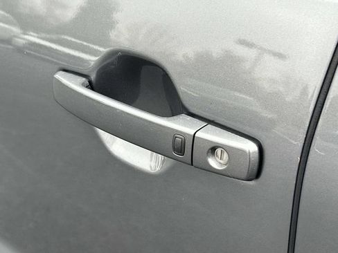 Used 2025 Nissan Frontier PRO-4X image 14