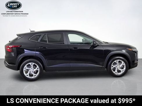 Used 2024 Chevrolet Trax LS w/ LS Convenience Package image 2
