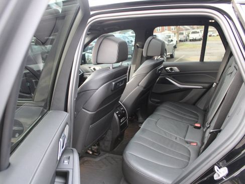 Used 2022 BMW X5 M50i image 20