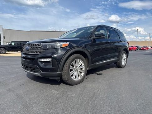 Used 2021 Ford Explorer King Ranch w/ Premium Technology Package AWD/4WD image 3