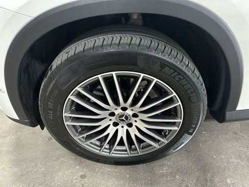 Used 2023 Mercedes-Benz GLC 300 4MATIC image 22