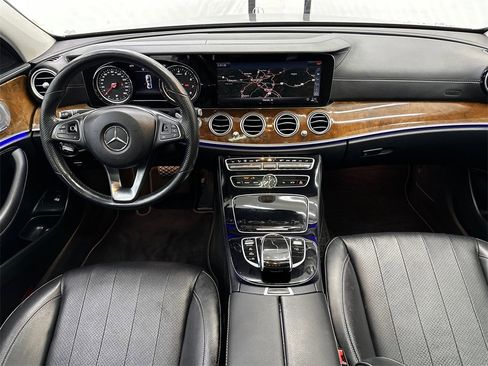 Used 2018 Mercedes-Benz E 300 4MATIC image 22