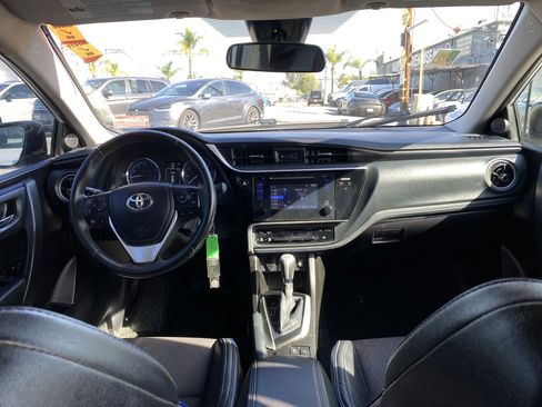 Used 2017 Toyota Corolla SE image 20