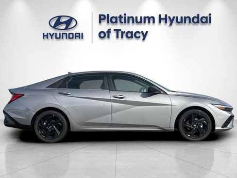 New 2026 Hyundai Elantra SEL Sport Premium FWD image 3