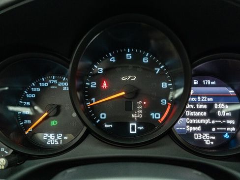 Used 2018 Porsche 911 GT3 RWD image 95