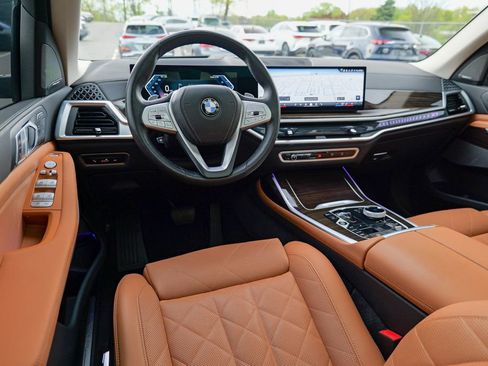 Used 2024 BMW X7 xDrive40i w/ Executive Package AWD/4WD image 45