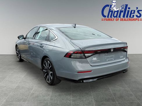Used 2023 Honda Accord Touring image 5