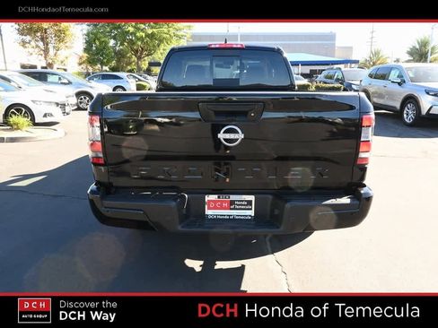 Used 2025 Nissan Frontier SV image 6
