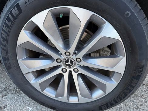 Used 2021 Mercedes-Benz GLE 350 4MATIC w/ Premium Package image 8