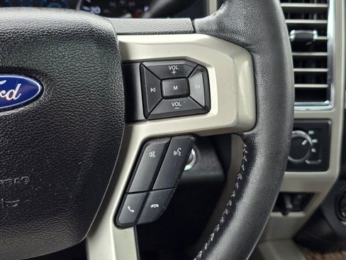 Used 2017 Ford F250 Lariat w/ Lariat Ultimate Package AWD/4WD image 28