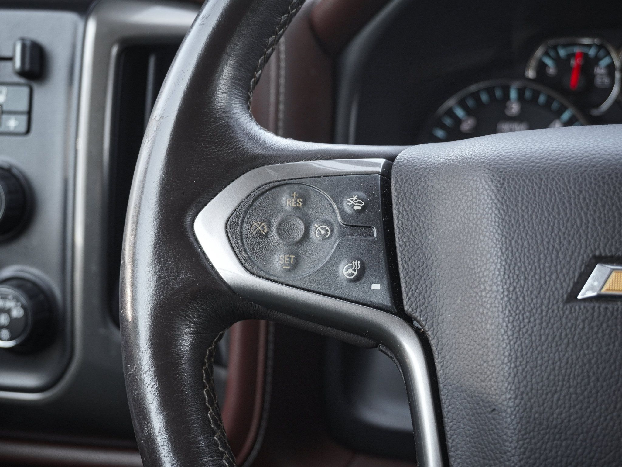 Used 2015 Chevrolet Silverado 1500 High Country w/ High Country Premium Package AWD/4WD image 17