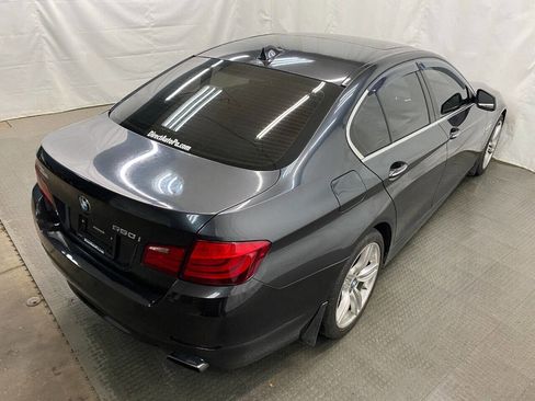 Used 2011 BMW 550i xDrive Sedan image 10