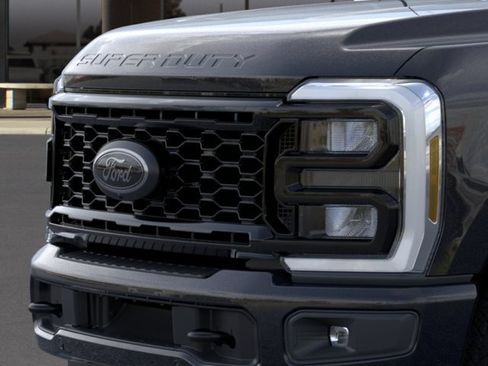 New 2026 Ford F250 Lariat w/ Black Appearance Package AWD/4WD image 17