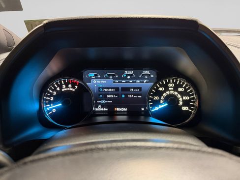 Used 2019 Ford F150 Lariat w/ Equipment Group 502A Luxury AWD/4WD image 19