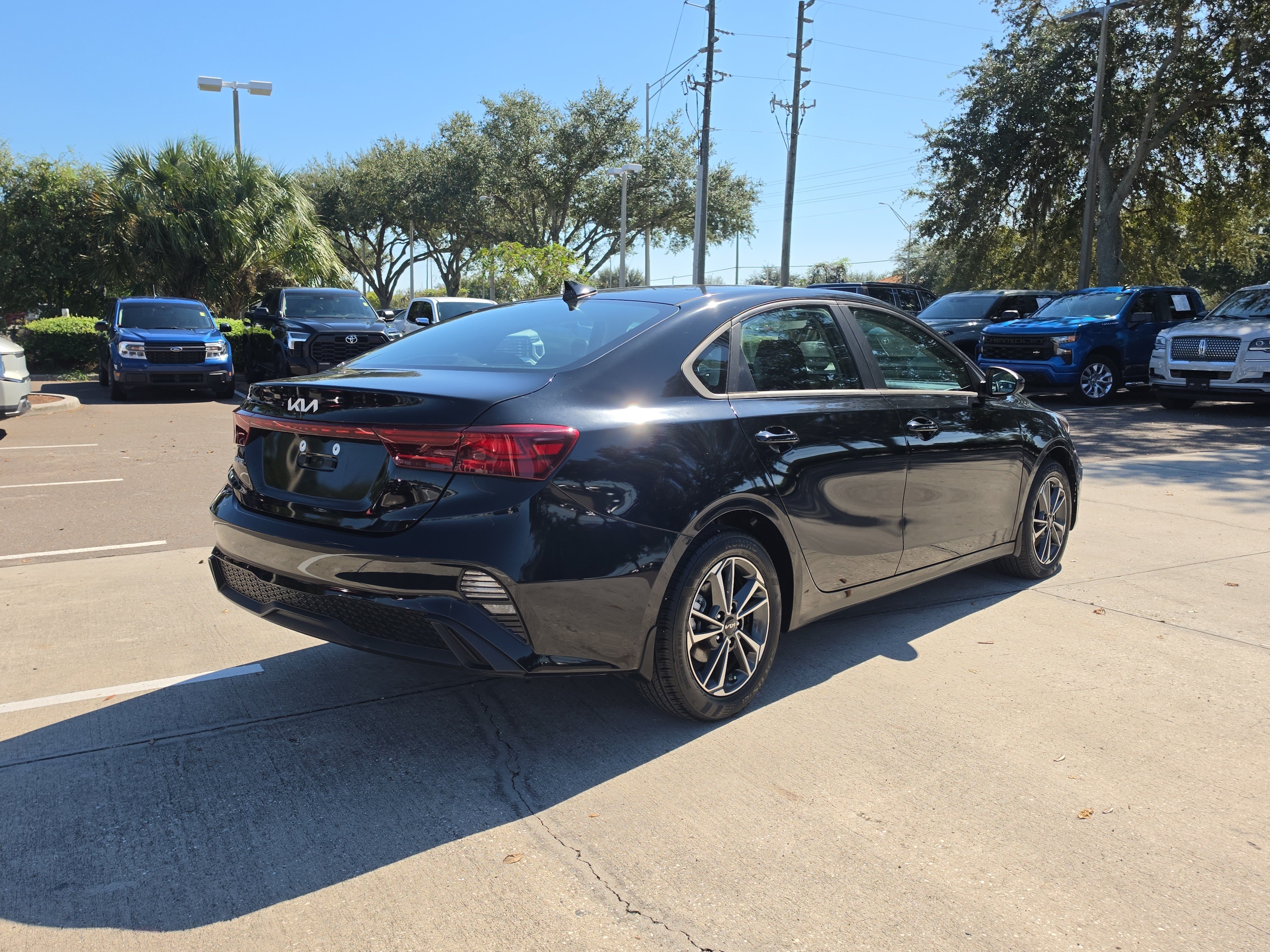 Certified 2023 Kia Forte LXS FWD image 8