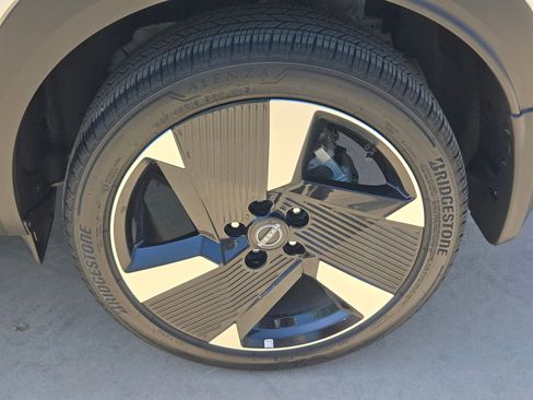 Certified 2025 Nissan Kicks SR image 43