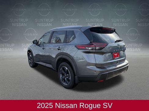 Used 2025 Nissan Rogue SV w/ SV Premium Package image 3