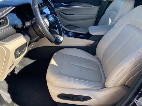 Used 2022 Jeep Grand Cherokee L Limited w/ Trailer Tow Group (B) image 25