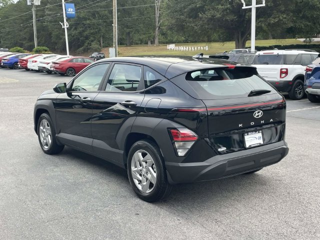 Certified 2024 Hyundai Kona SE FWD image 4
