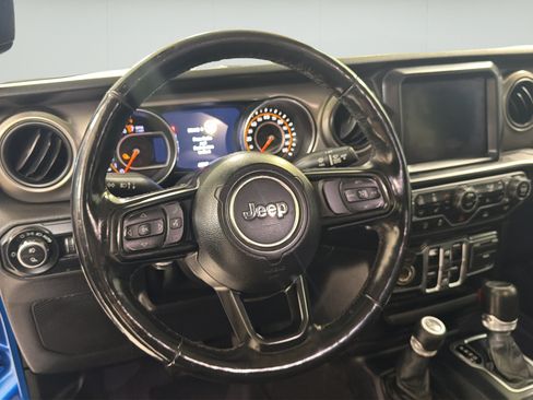 Used 2020 Jeep Gladiator Sport w/ Quick Order Package 24S AWD/4WD image 12