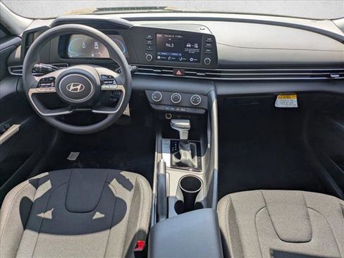 New 2026 Hyundai Elantra SE FWD image 17