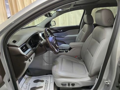 Used 2019 GMC Acadia SLT image 16