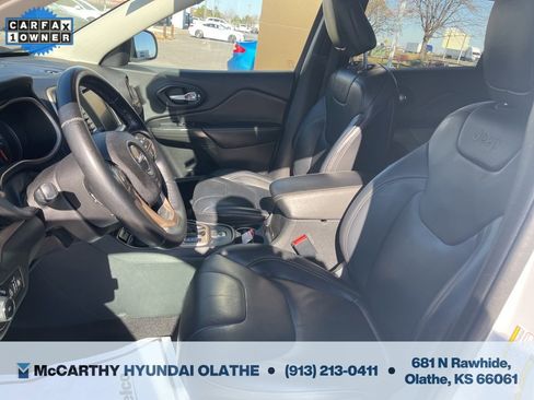 Used 2016 Jeep Cherokee Limited image 4