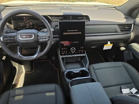 New 2026 GMC Terrain AT4 w/ Technology Package II AWD/4WD image 12