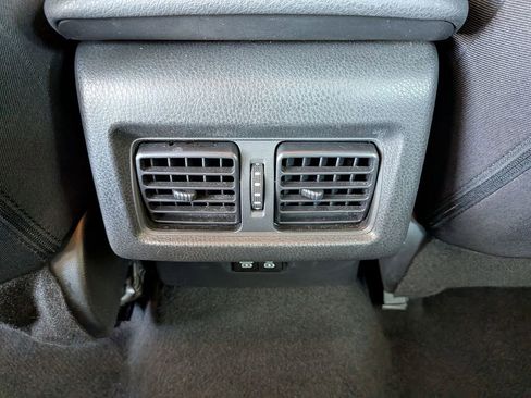 Used 2025 Toyota Camry LE image 27