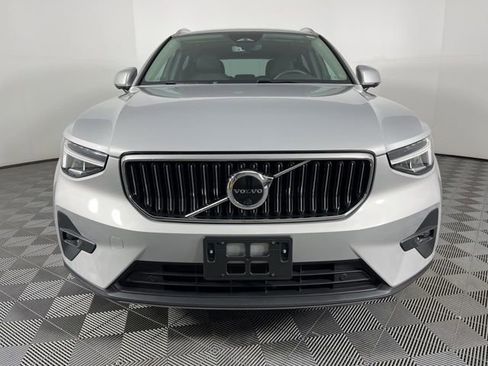 Used 2023 Volvo XC40 B5 Plus w/ Driver Assist Package AWD/4WD image 4