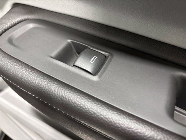 Used 2024 GMC Terrain SLE FWD image 29
