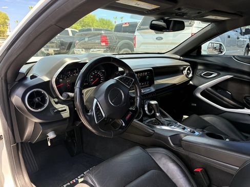 Used 2016 Chevrolet Camaro SS RWD image 16