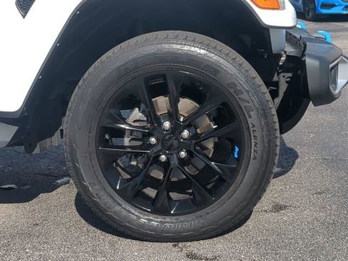 Used 2023 Jeep Wrangler Unlimited Sahara w/ Cold Weather Group image 11