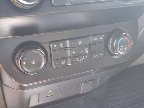 Used 2022 Ford F250 XL w/ Power Equipment Group image 7