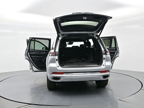 Used 2023 Jeep Grand Cherokee Overland image 36