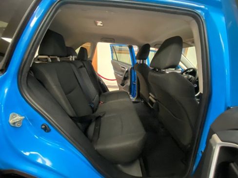 Used 2019 Toyota RAV4 LE image 16