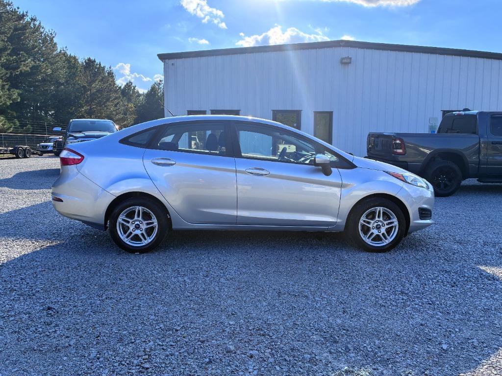 Used 2019 Ford Fiesta SE FWD image 4