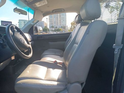 Used 2011 Toyota Tundra 2WD Regular Cab Long Bed image 10