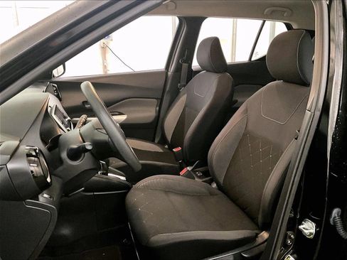 Used 2019 Nissan Kicks SV FWD image 24