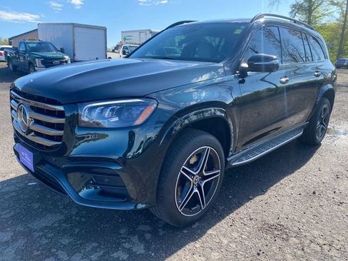 Used 2024 Mercedes-Benz GLS 450 4MATIC image 3